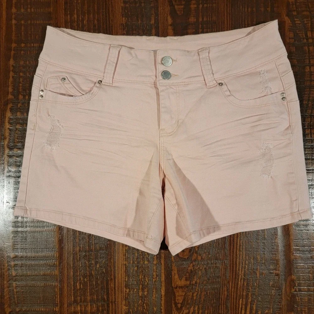YMI Wanna Betta Butt Women's Shorts Size 11 Stretch Y2K Shaping‎ Shorts 2 Button